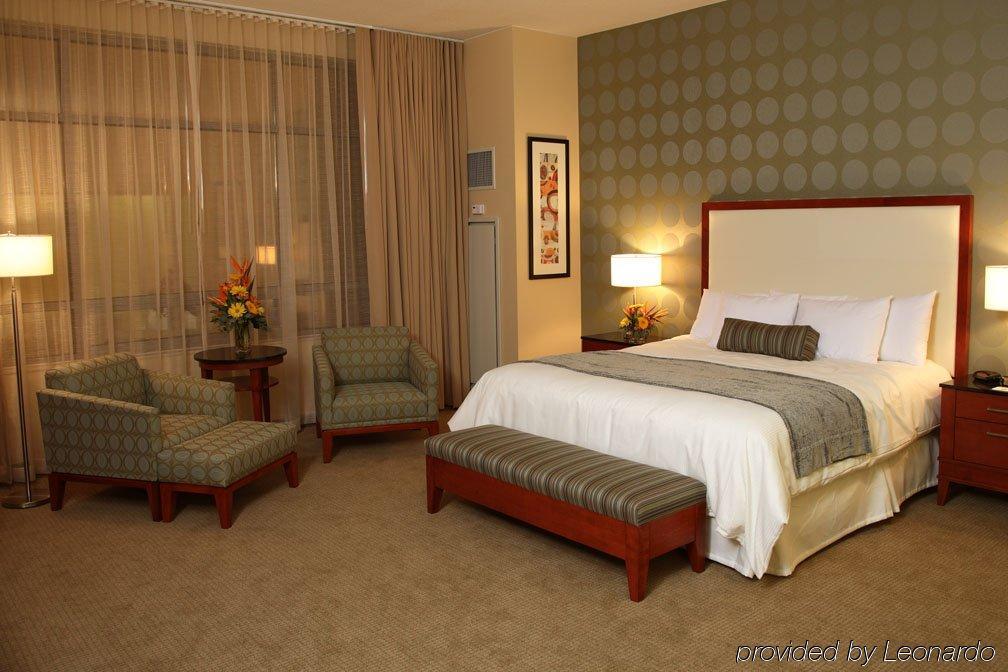 Bally'S Quad Cities Casino & Hotel Rock Island Room photo