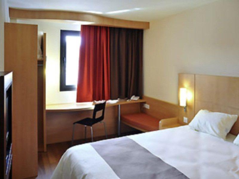Ibis Budget Girona Costa Brava Room photo