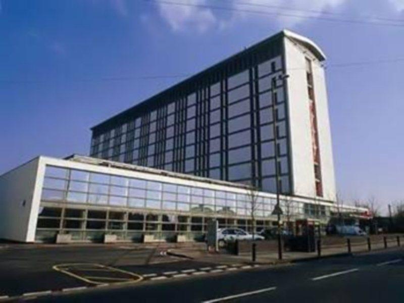 St Giles Heathrow - A St Giles Hotel Feltham Exterior photo