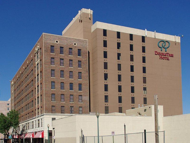 Doubletree By Hilton Memphis Downtown Hotel Exterior photo