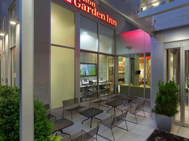 Hilton Garden Inn New York Manhattan Midtown East Exterior photo