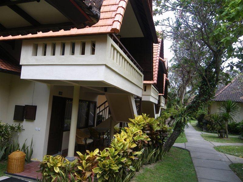 Besakih Beach Hotel Sanur  Exterior photo