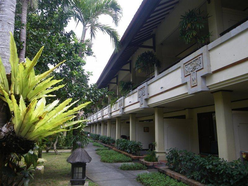 Besakih Beach Hotel Sanur  Exterior photo