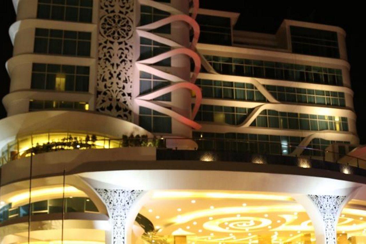 Golden Tulip Galaxy Banjarmasin Hotel Banjarmasin  Exterior photo