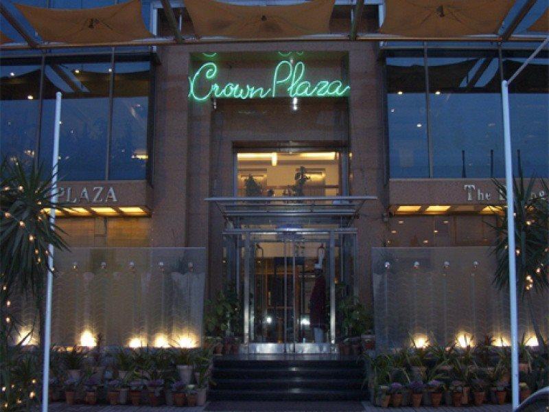 Hotel Crown Plaza Islamabad Exterior photo