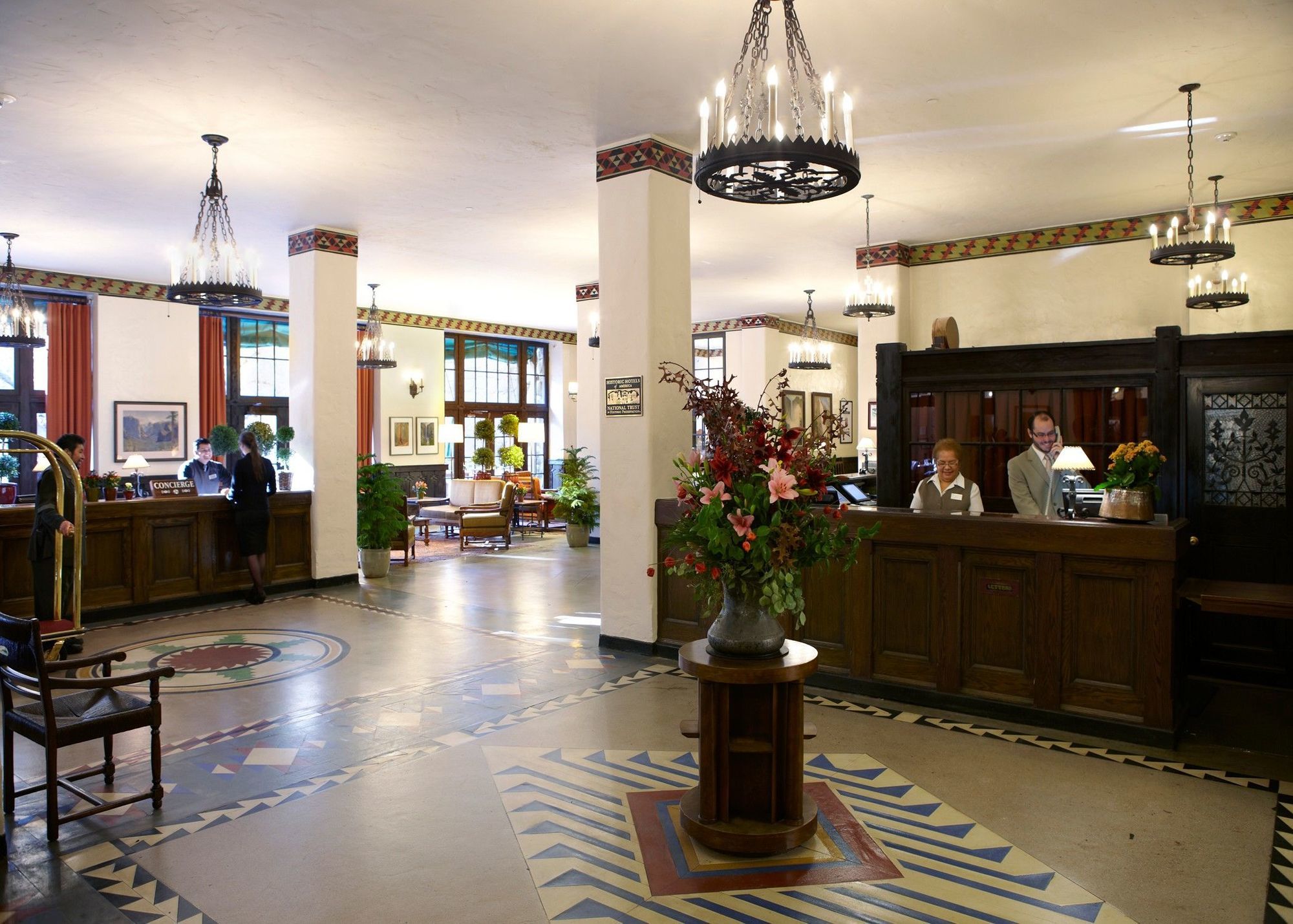 The Ahwahnee Hotel Yosemite Village Exterior photo