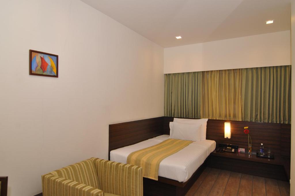 Hotel Studio Estique Pune Room photo