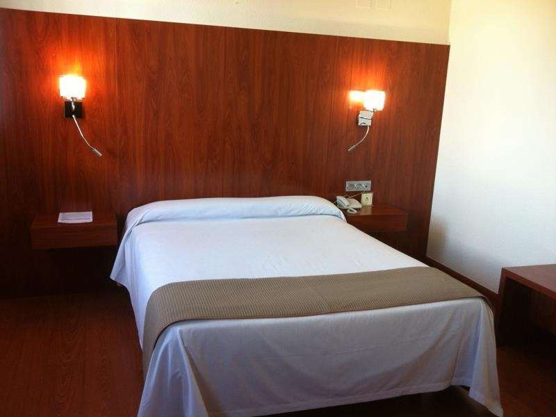 Hotel Familia Conde Huelva Room photo