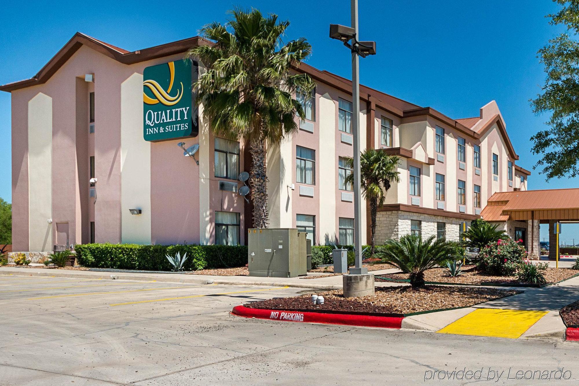 Quality Inn & Suites Buda Exterior photo