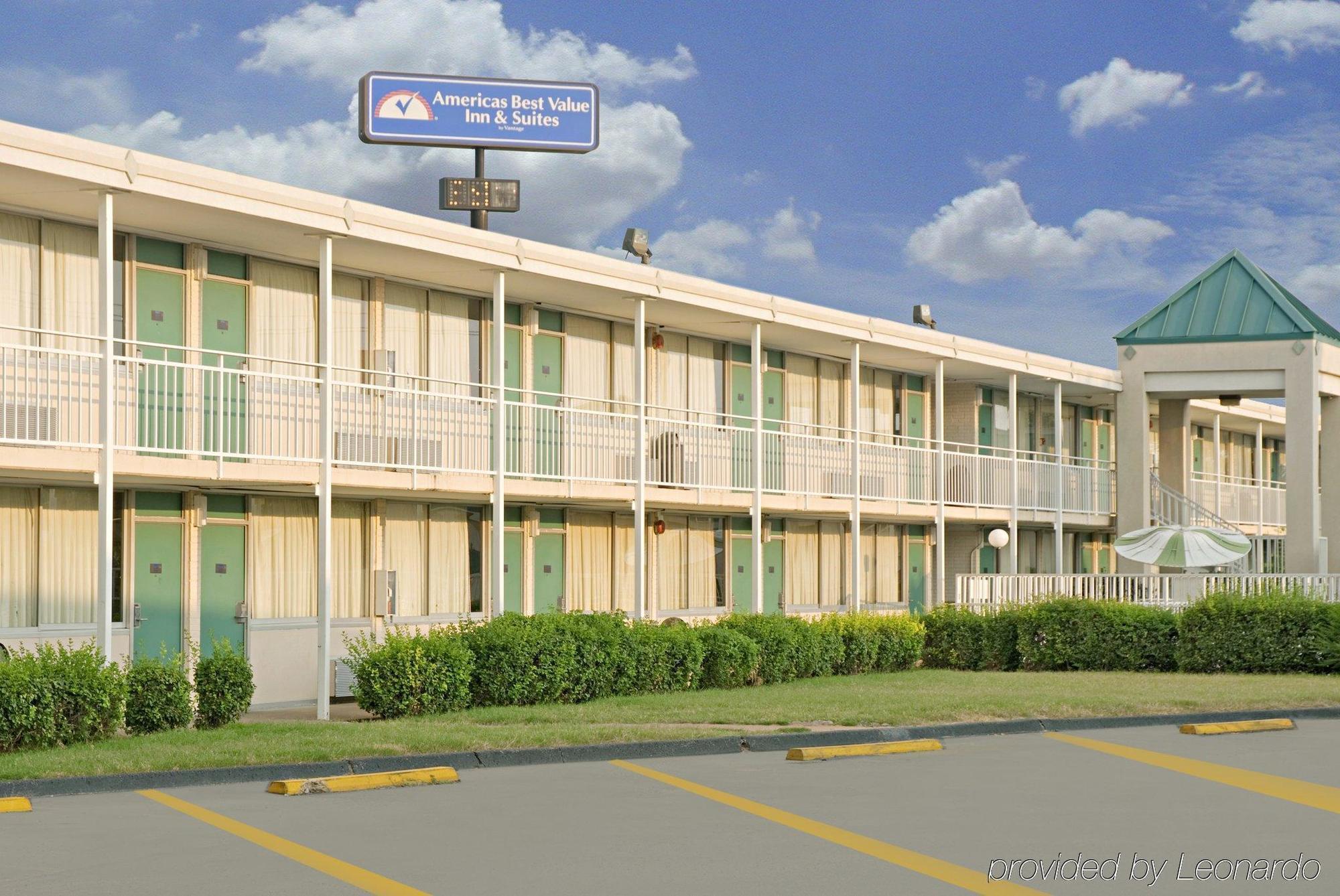 America'S Best Value Inn & Suites - Memphis/Graceland Exterior photo