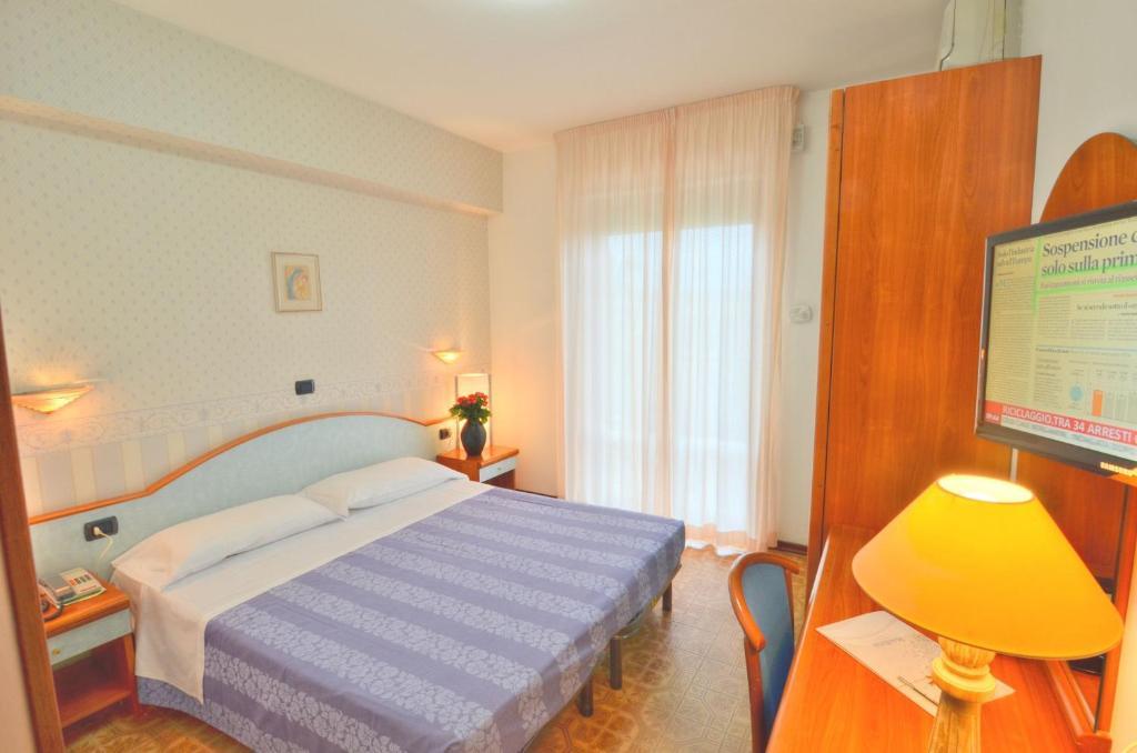 Family Hotel Relax San Benedetto del Tronto Room photo