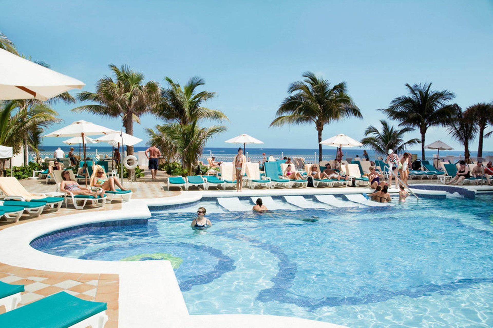 Riu Palace Paradise Island (Adults Only) Creek Village Exterior photo