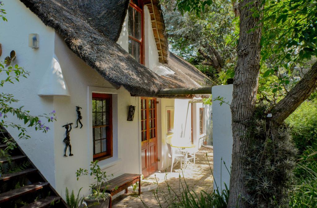 Old Thatch Lodge Swellendam Exterior photo