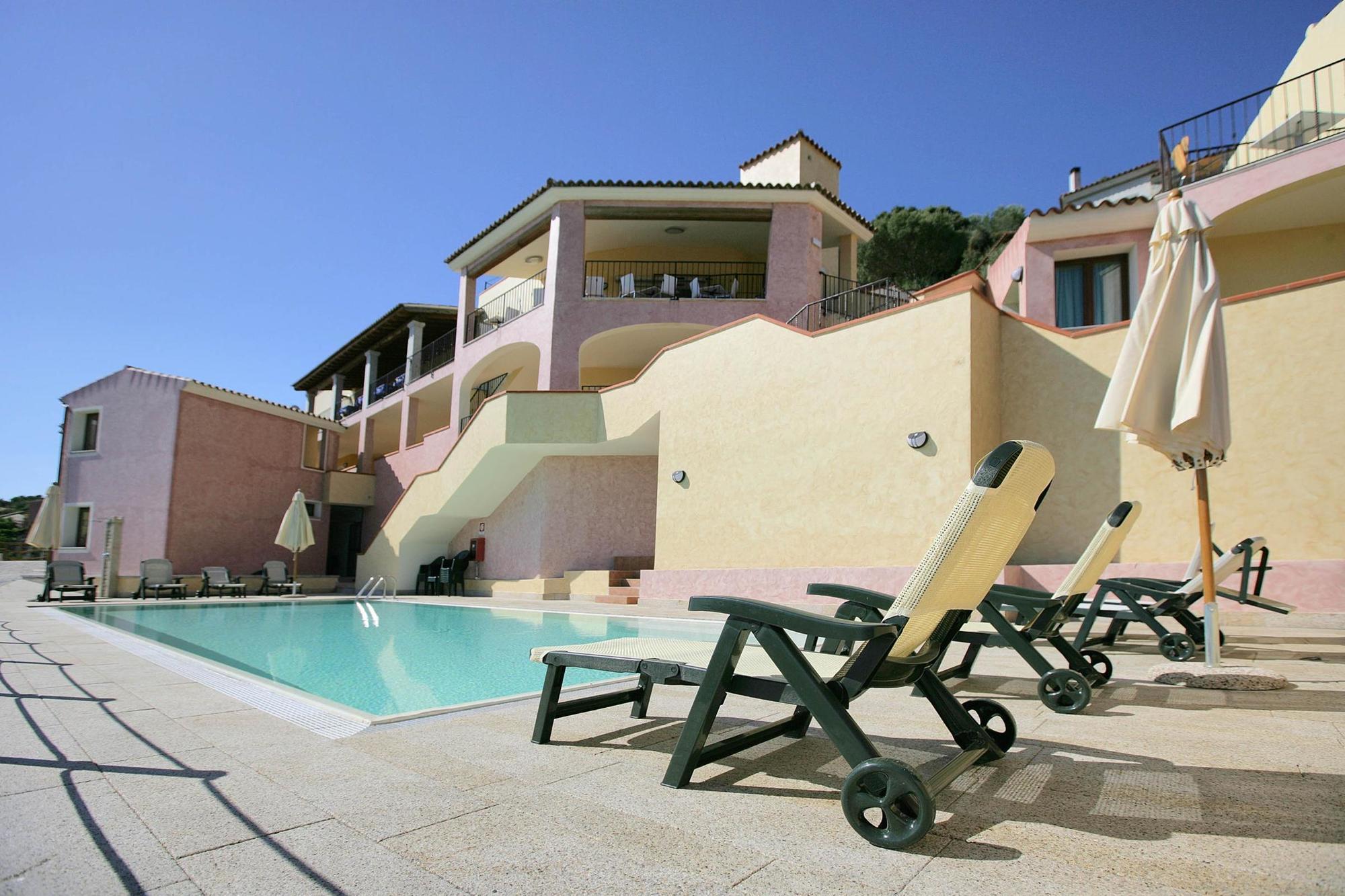 Hotel Castello Budoni Exterior photo