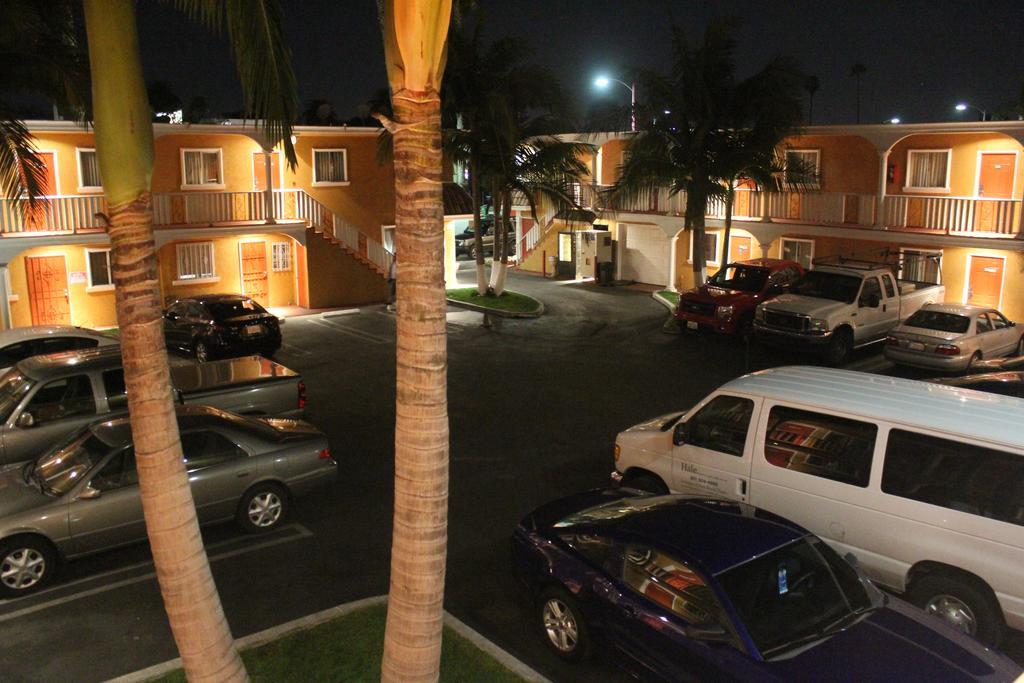 Paradise Inn And Suites Los Angeles Exterior photo