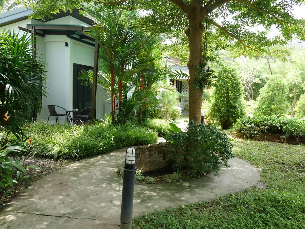 Baan Armeen Cottage Bang Tao Beach  Exterior photo