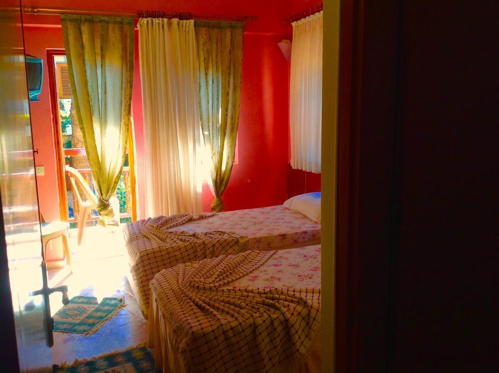 Tuana Hotel Side Room photo