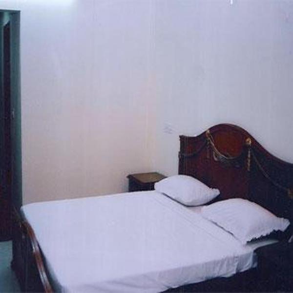 Chanson Grand Westend New Delhi Room photo