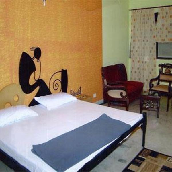 Chanson Grand Westend New Delhi Room photo