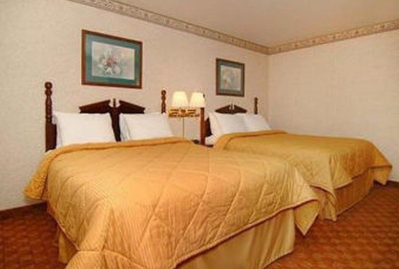 Baymont By Wyndham Fayetteville Room photo