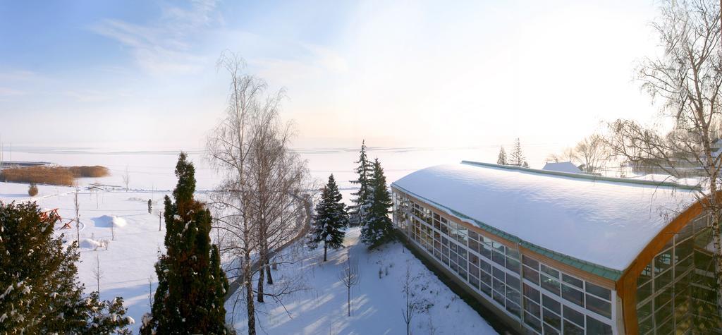 Hotel Marina Port Balatonkenese Exterior photo