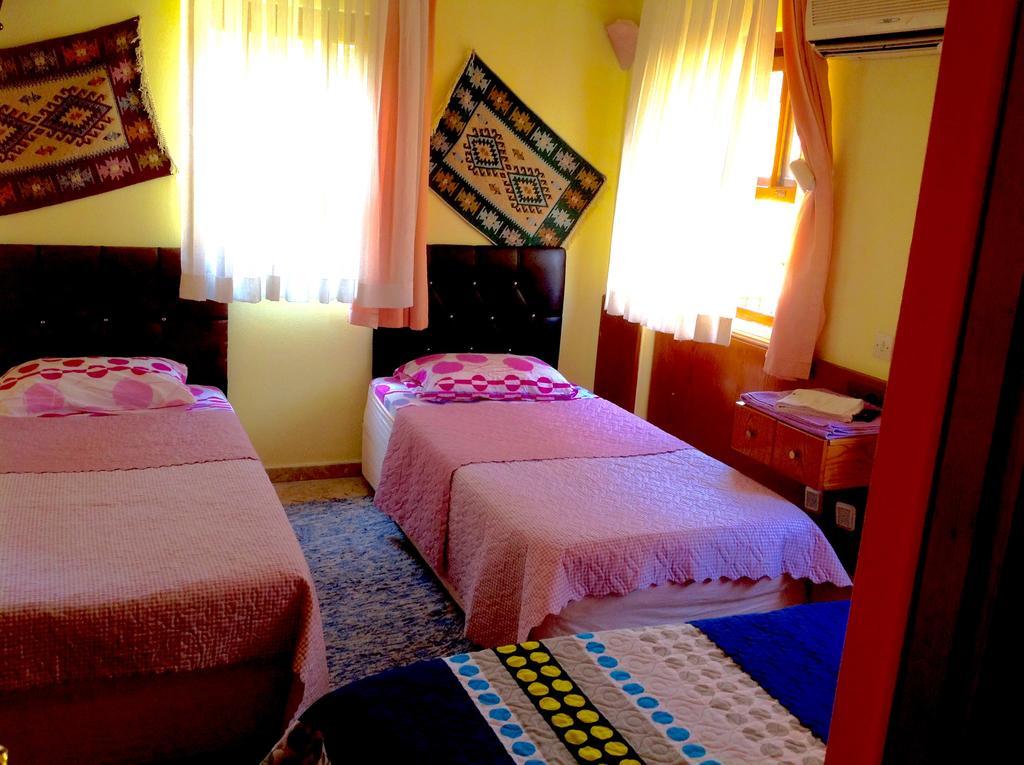 Tuana Hotel Side Room photo