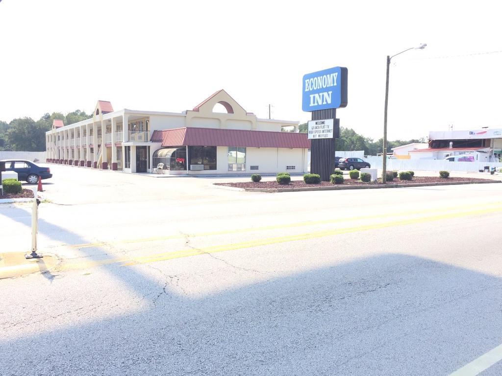 Economy Inn Dillon Exterior photo