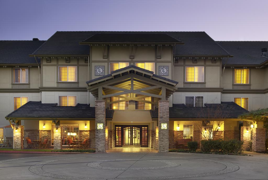 Larkspur Landing Campbell-An All-Suite Hotel Exterior photo