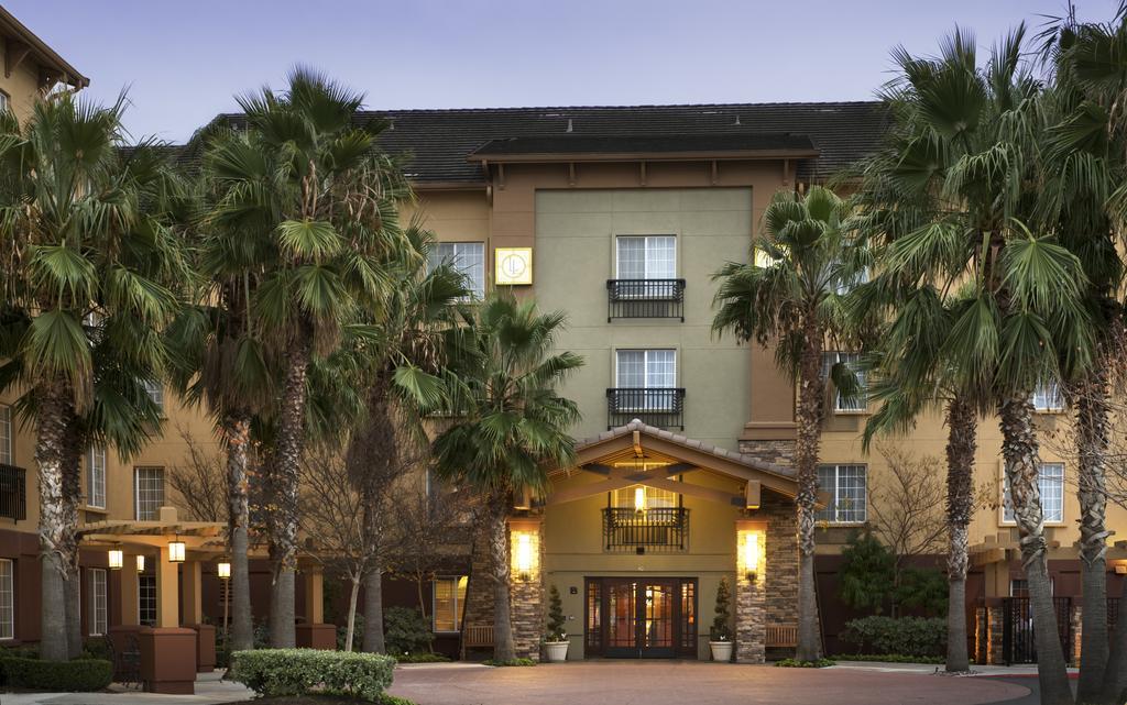 Larkspur Landing Campbell-An All-Suite Hotel Exterior photo