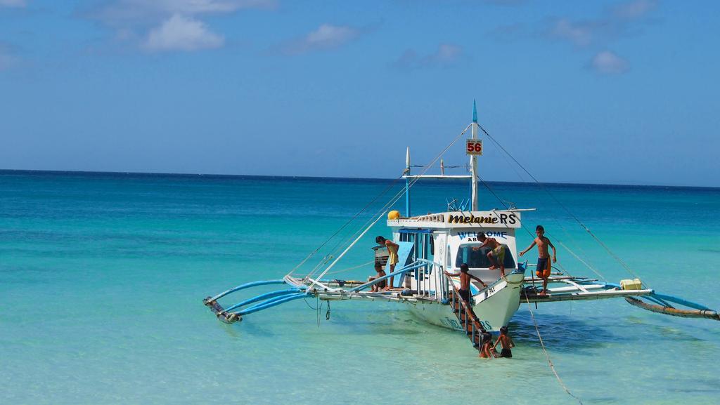 Fridays Boracay Beach Resort Balabag  Exterior photo