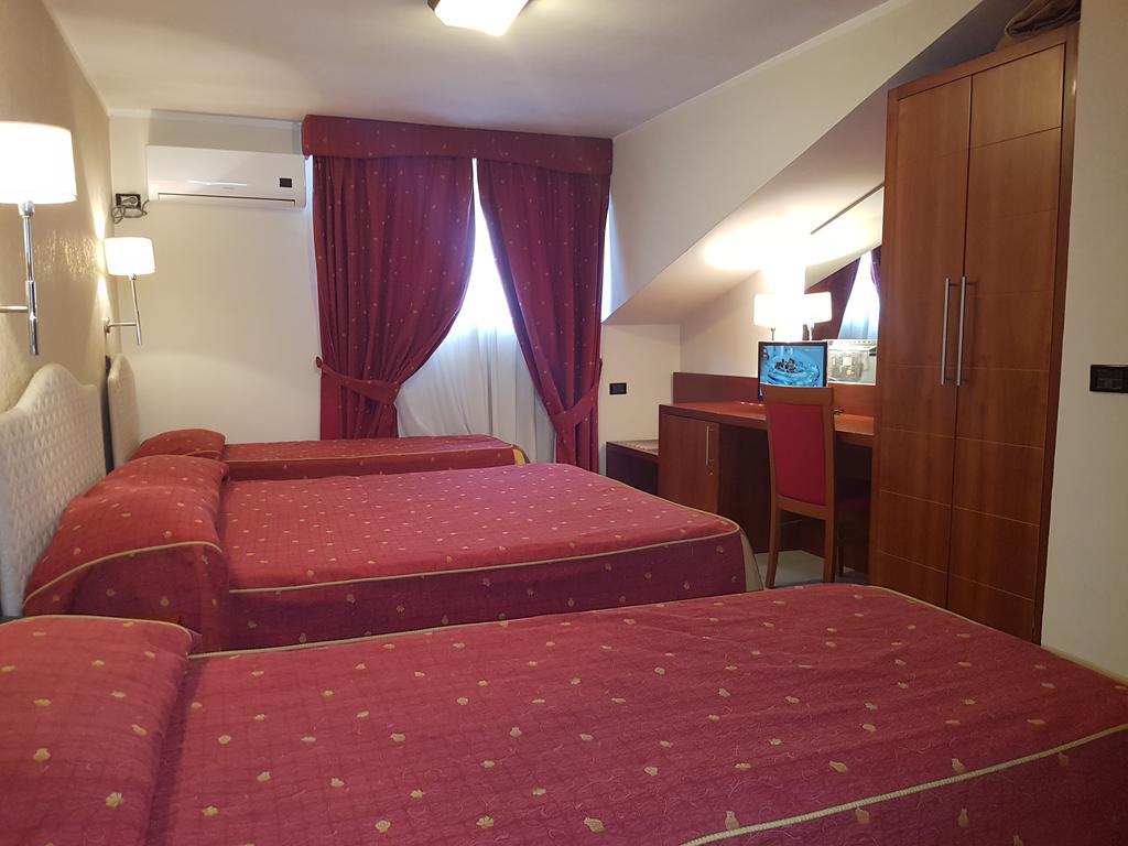 Pisani Hotel San Nicola La Strada Room photo