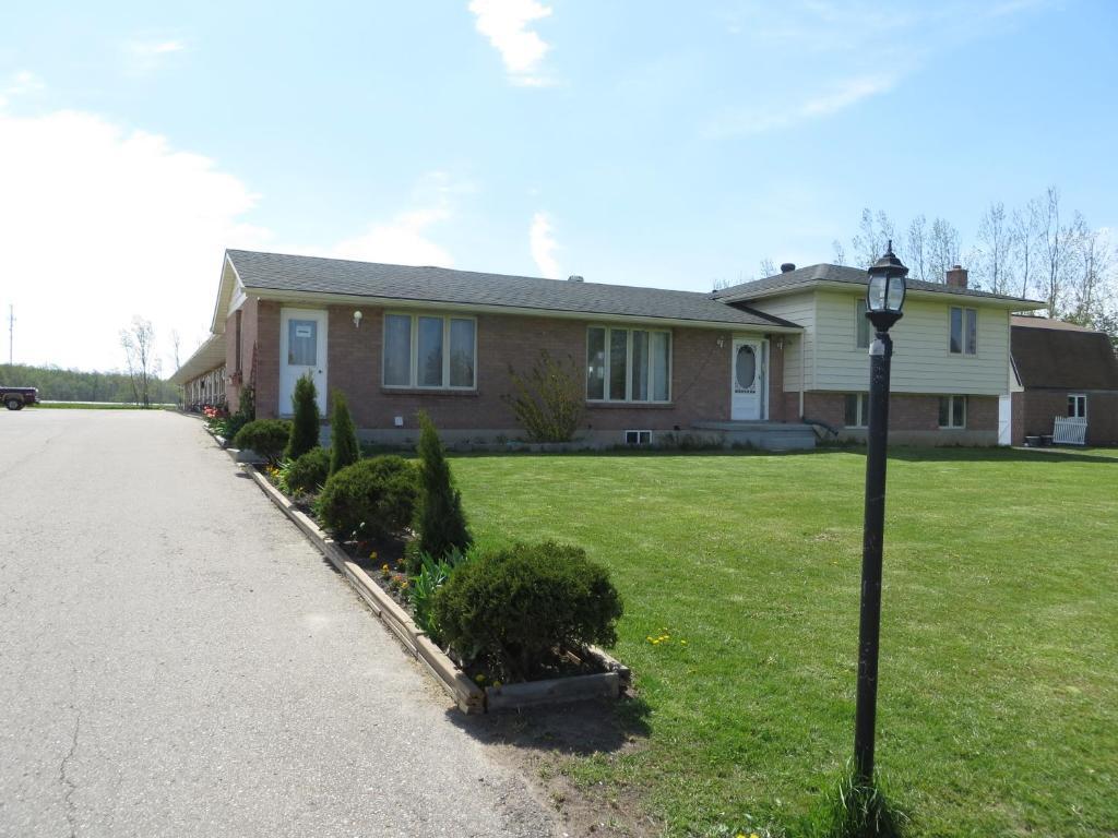 Newburg Inn Motel New Hamburg Exterior photo