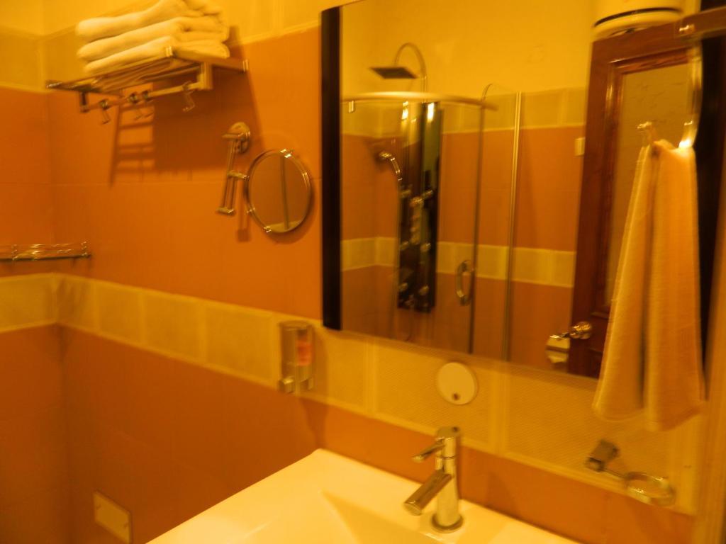 Jmd Residency Hotel New Delhi Room photo