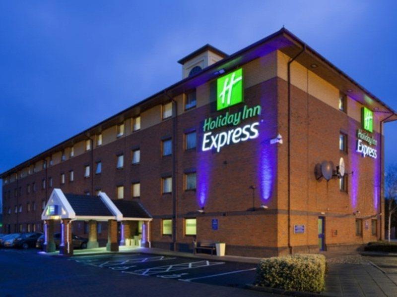 Holiday Inn Express Birmingham Oldbury, An Ihg Hotel Oldbury  Exterior photo