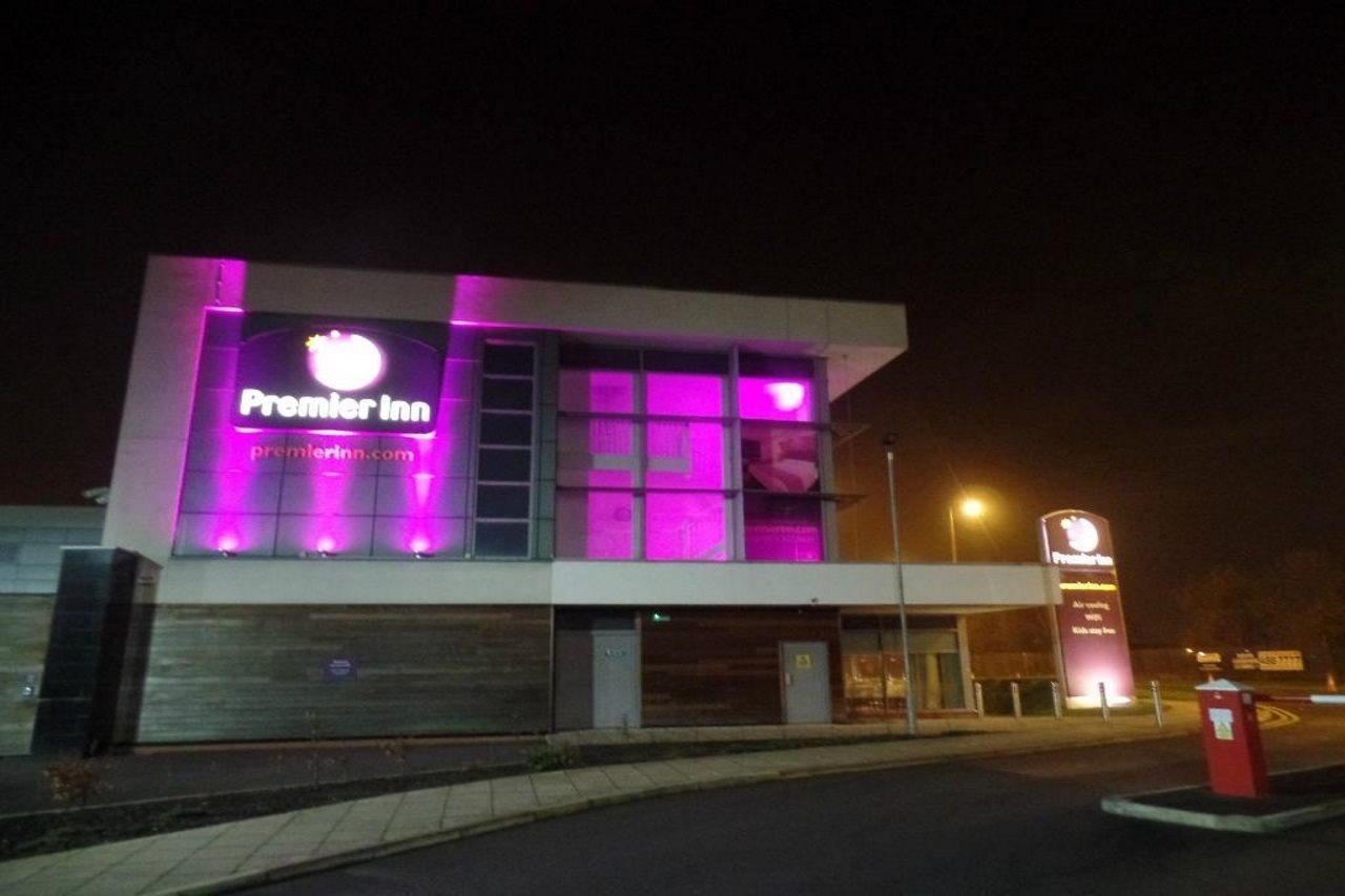 Premier Inn Liverpool John Lennon Airport Speke Exterior photo
