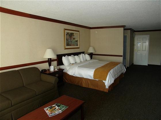 Holiday Inn Louisville-I-264 Room photo