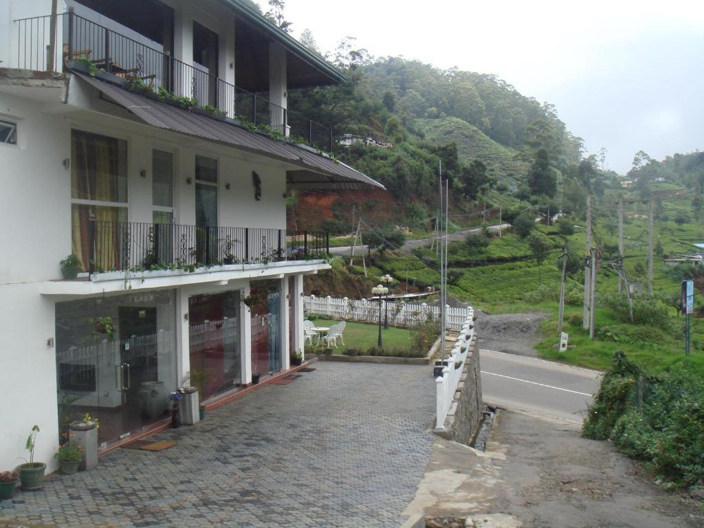 Midky Hotel Nuwara Eliya Exterior photo