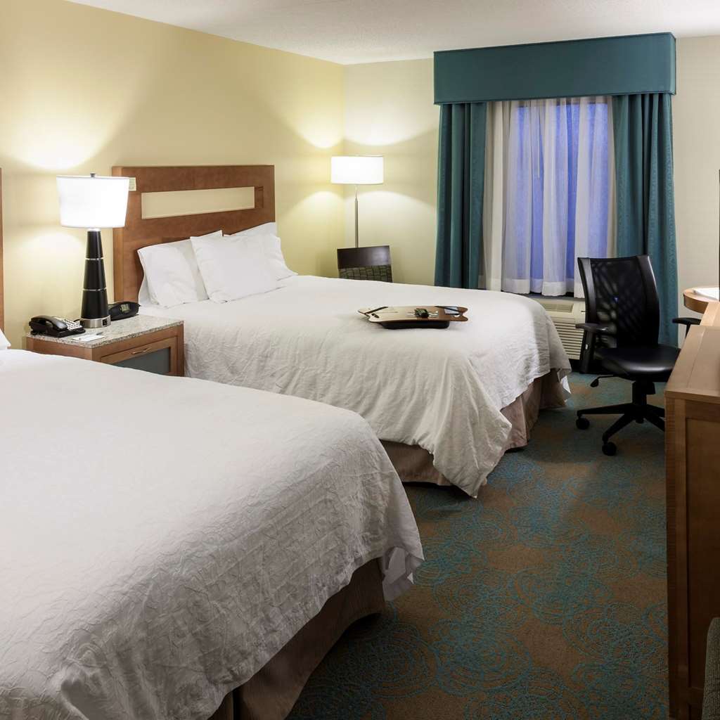 Hampton Inn & Suites St. Louis At Forest Park Room photo