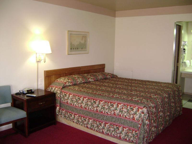 Tiffin Motel Room photo