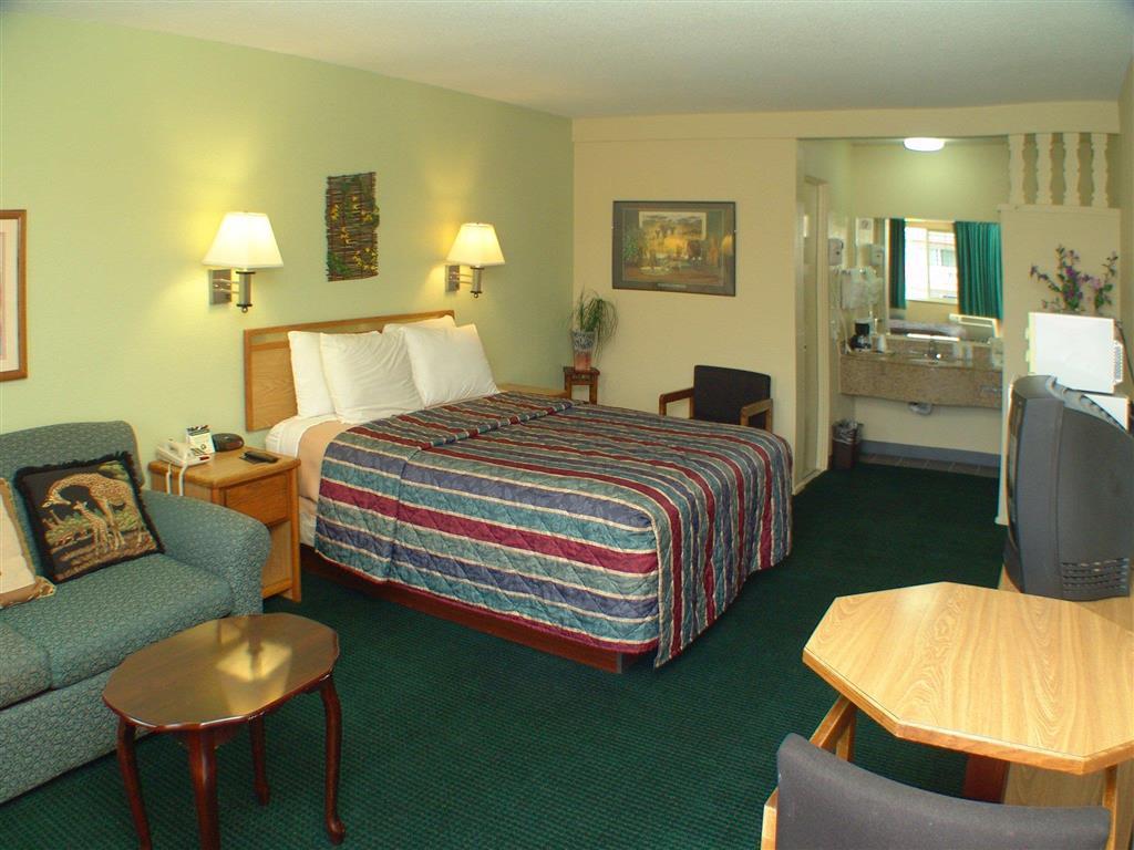 University Inn And Suites Eugene Room photo