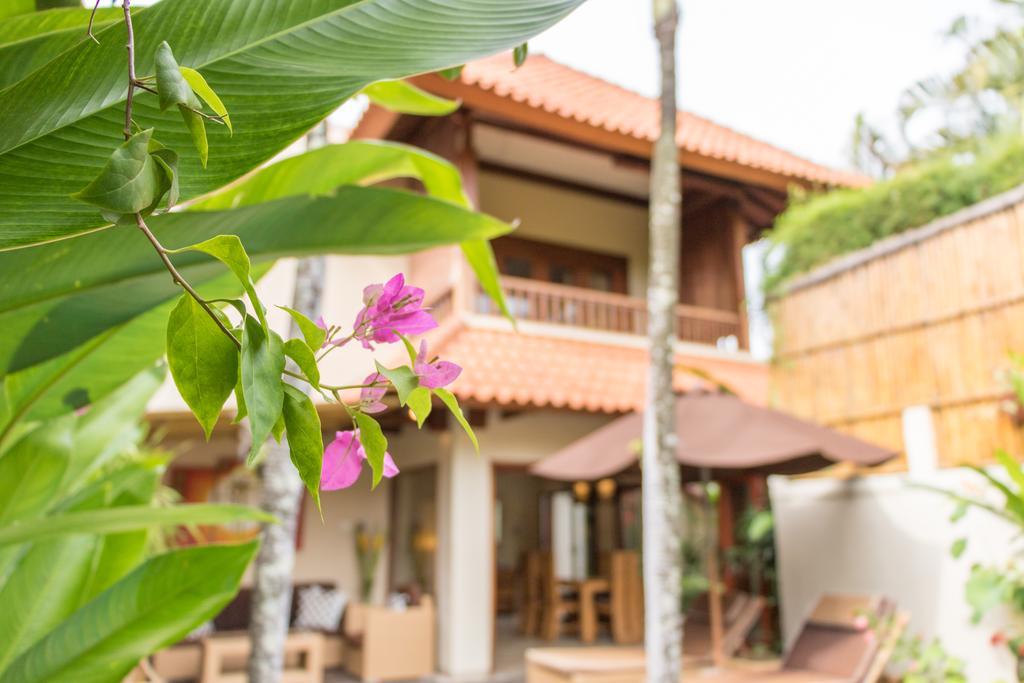 Villa Seriska Seminyak Exterior photo