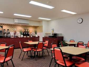 Microtel Inn & Suites By Wyndham Seneca Falls Restaurant photo