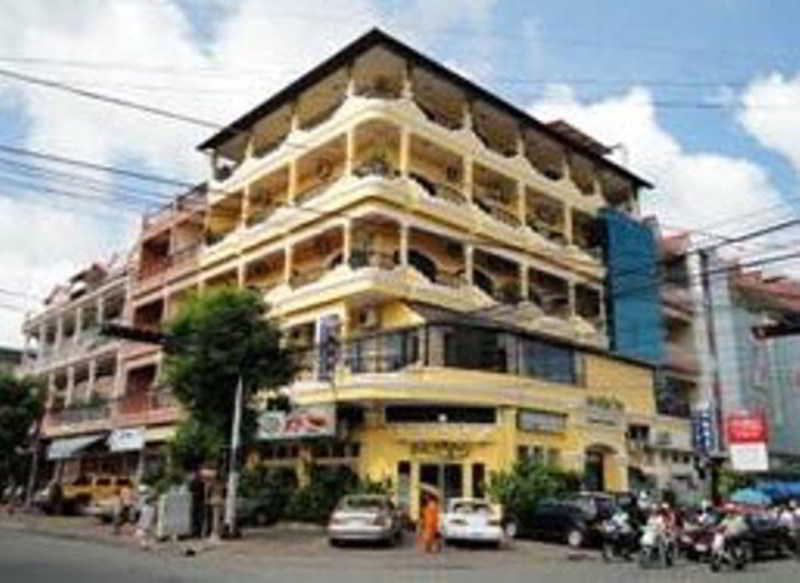 Trasak Pa-Em Hotel & Restaurant Phnom Penh Exterior photo