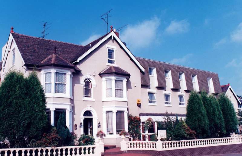 Wolverhampton Goldthorn Hotel Exterior photo