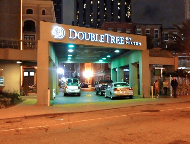 Doubletree By Hilton New Orleans Hotel Exterior photo