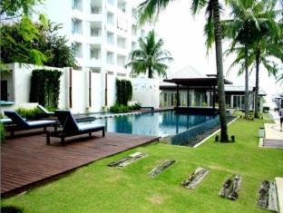 The Beach House Hotel Rayong Exterior photo