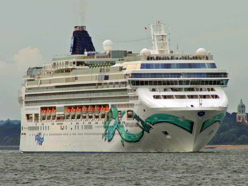 Norwegian Jade Cruise Ship Hotel Sochi Exterior photo