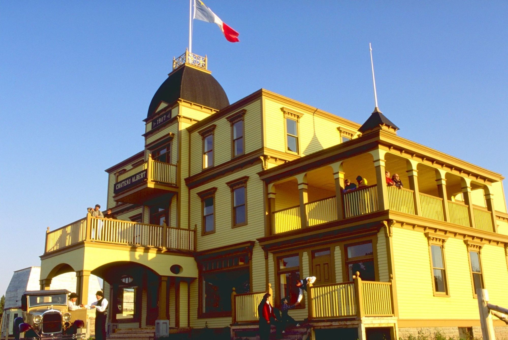 Chateau Albert Hotel Caraquet Exterior photo