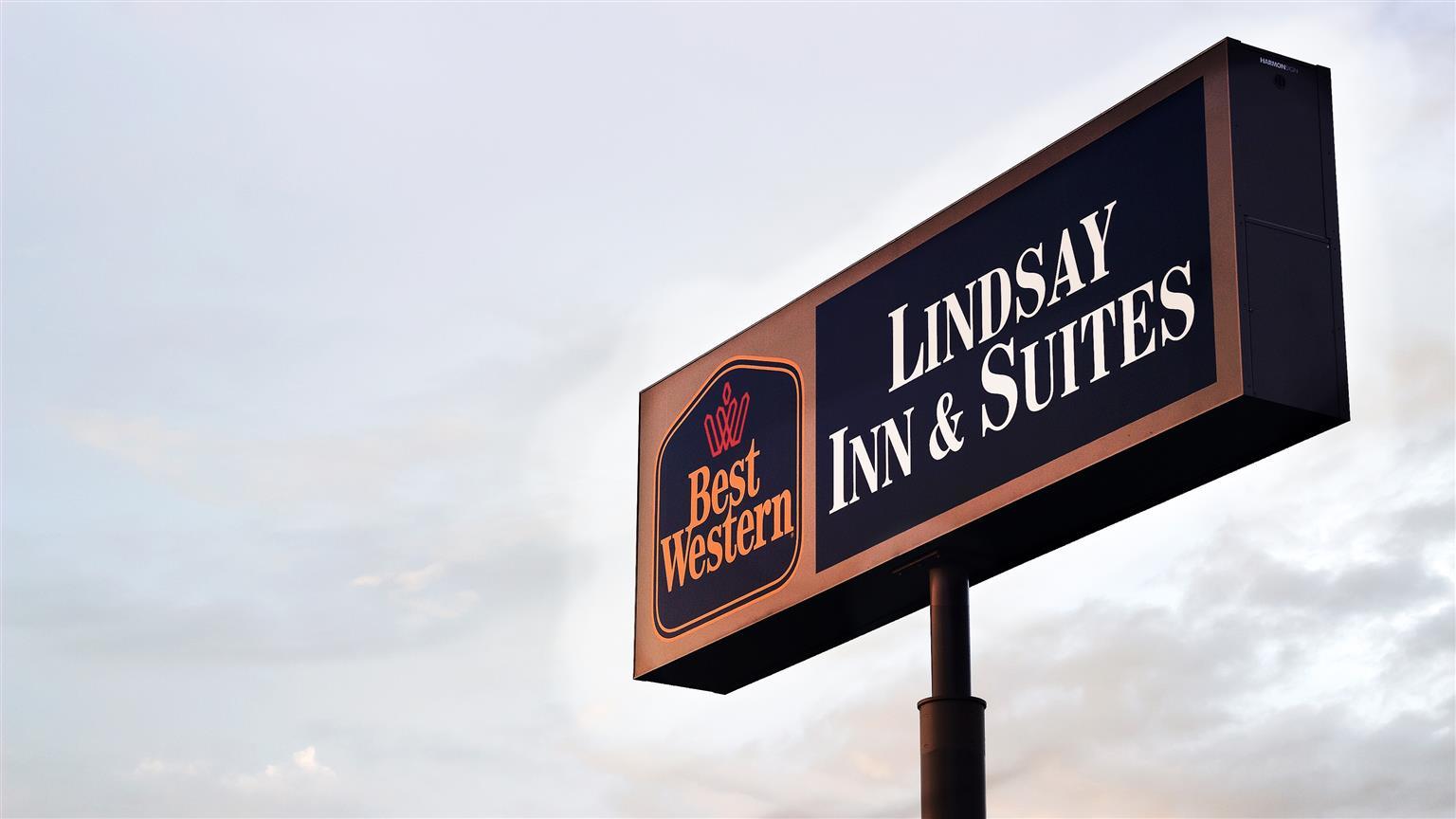 Best Western Lindsay Inn & Suites Exterior photo
