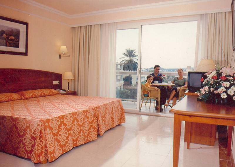 Aparthotel Y Hotel Paguera Beach Peguera Room photo